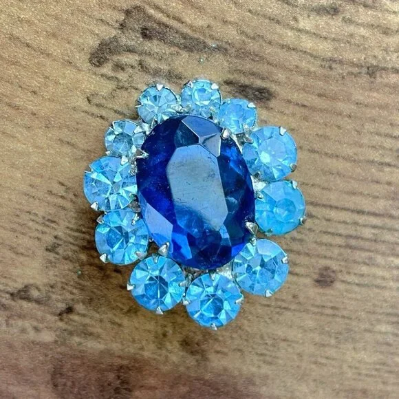 Vintage 1950s Blue Rhinestone Earrings Clip On Bridal Statement Costume Jewelry - Picture 5 of 15